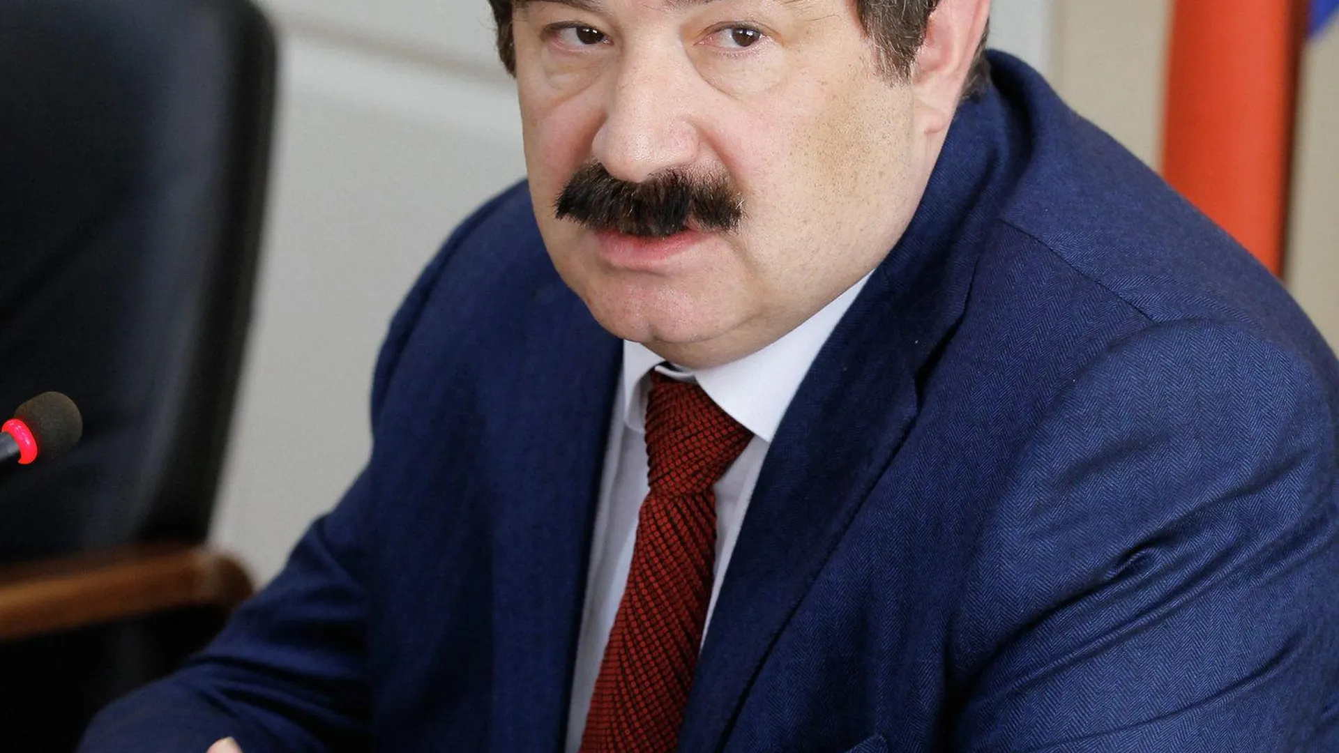 Главой управления по взаимодействию с госвластью стал Петр Кацыв