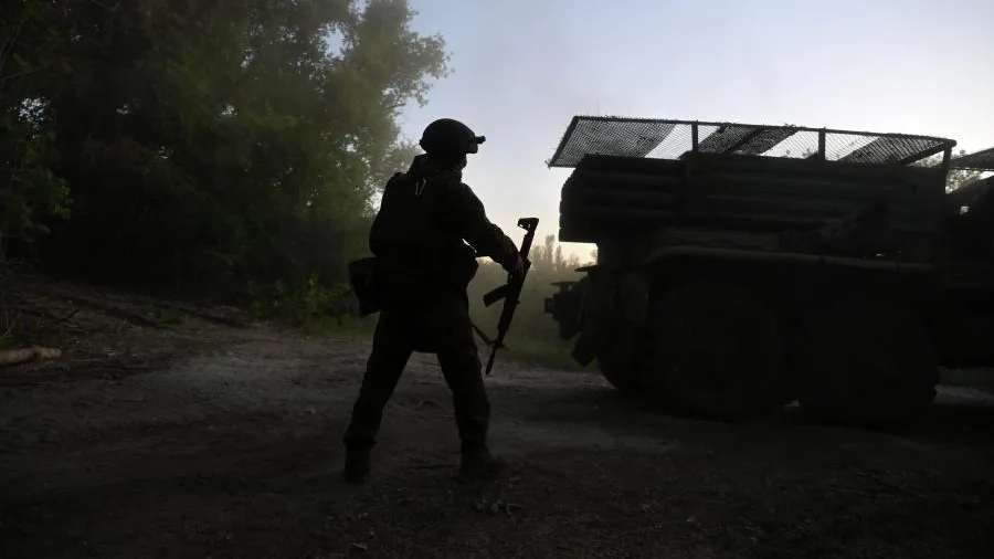 Военкор показал видео боя российских солдат с ВСУ под Харьковом