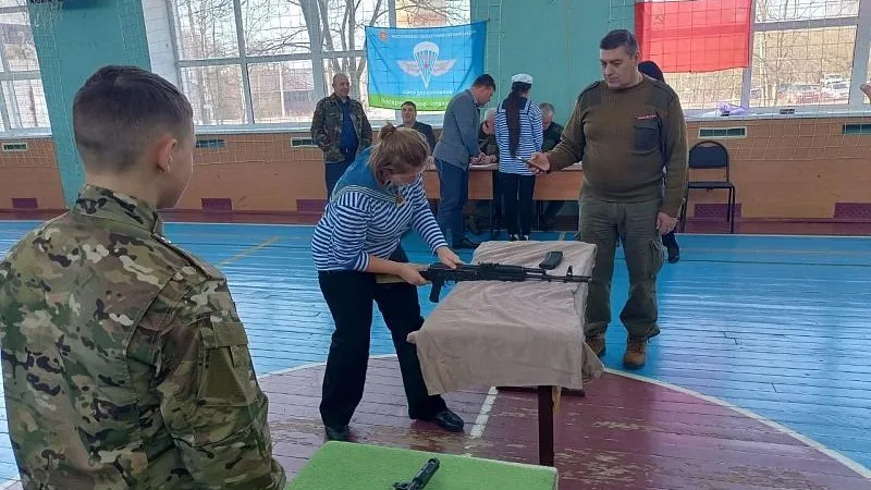 В школе № 99 Воскресенска прошли соревнования по основам военной службы