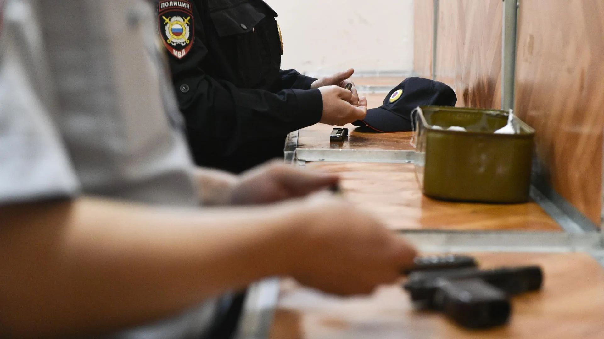 Мужчина выстрелил из травматического оружия во время драки у кафе в Солнечногорске