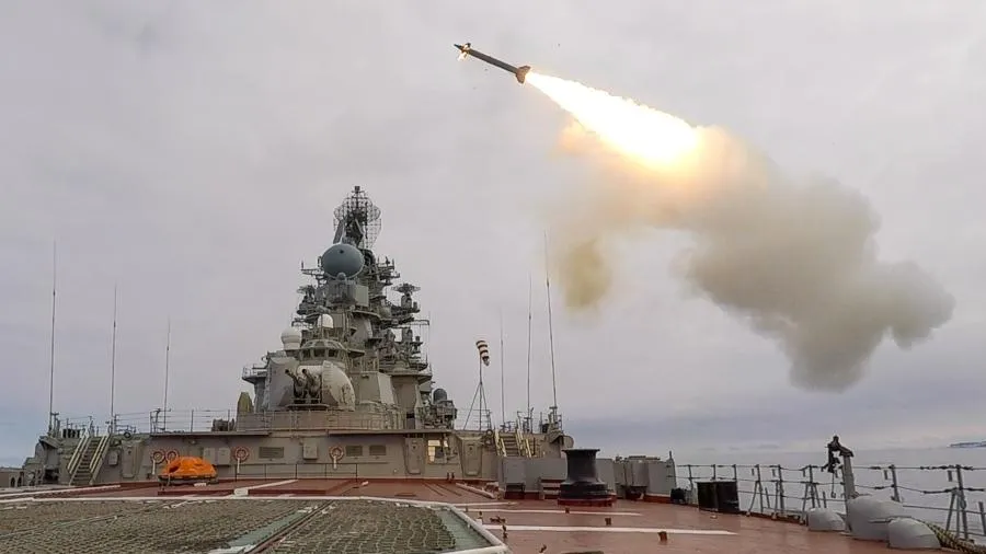 Кремль прокомментировал ракетные учения на фоне заявления Запада об Украине