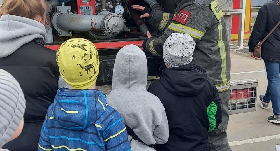 Пожарные Подмосковья напомнили жителям Мытищ правила пожарной безопасности