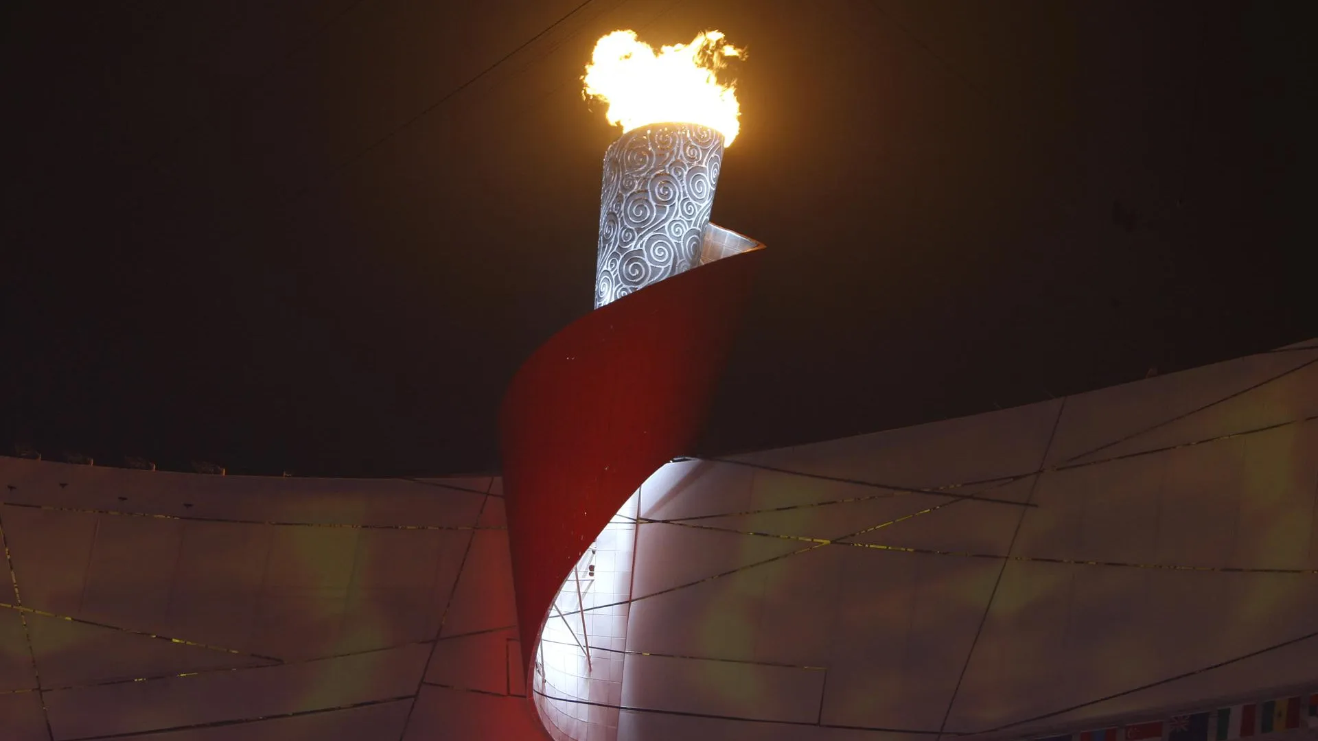 Хоккеист Петров пронесет Олимпийский факел в окружении «Ночных волков»