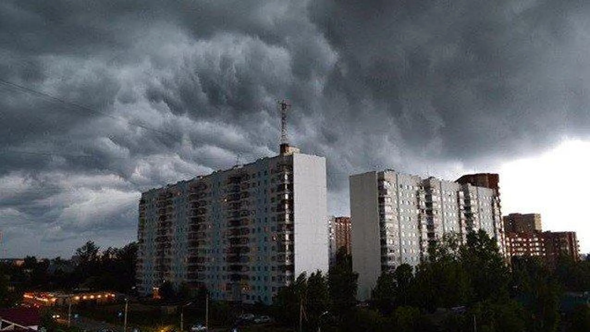 Летающая метеолаборатория определит необходимость разгона облаков в Москве