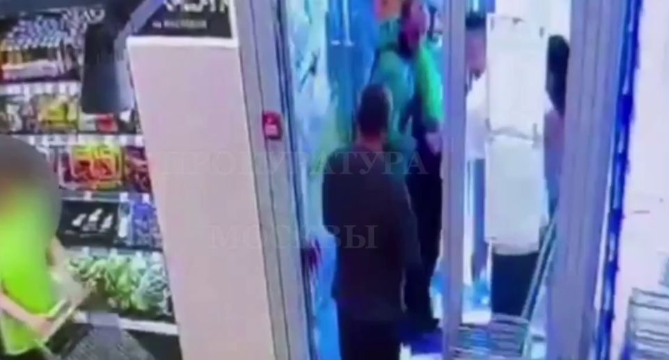 Продавец магазина в столичных Кузьминках ударил ножом покупателя