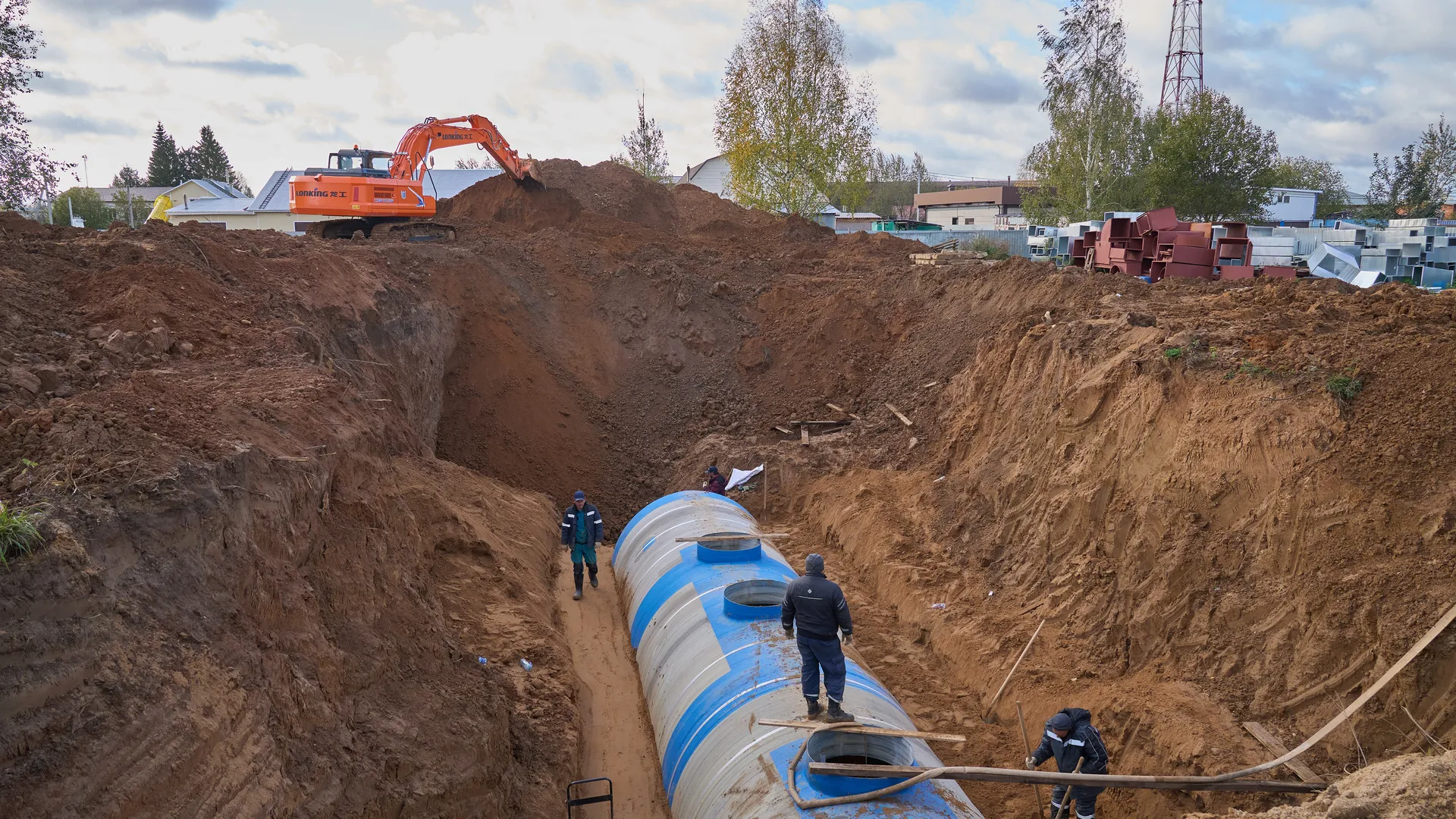 Прорыв на магистральном водопроводе произошел в Дедовске