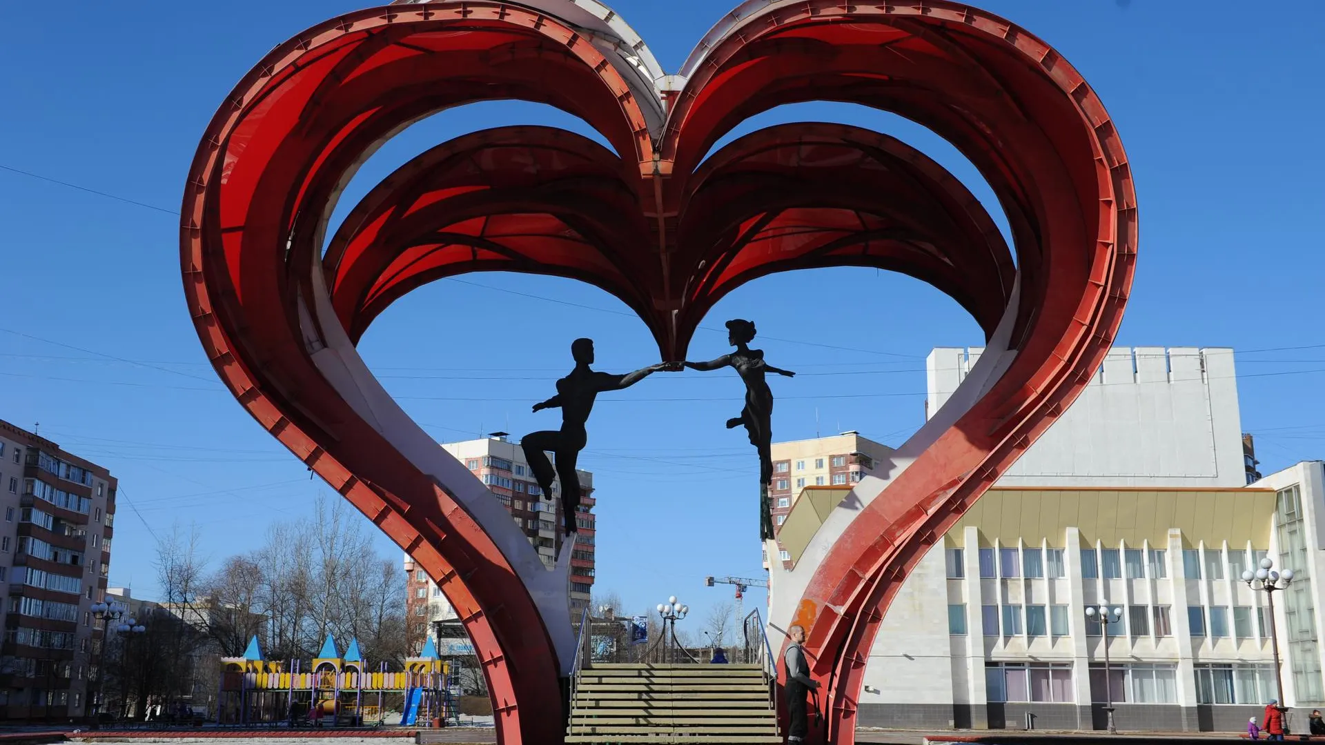 Россиянам рассказали, как признаться в любви с помощью искусства