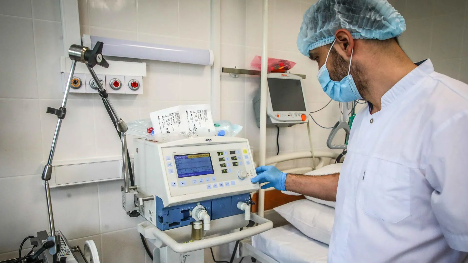 Почти 4 тыс единиц медоборудования поставили в Люберецкую областную больницу