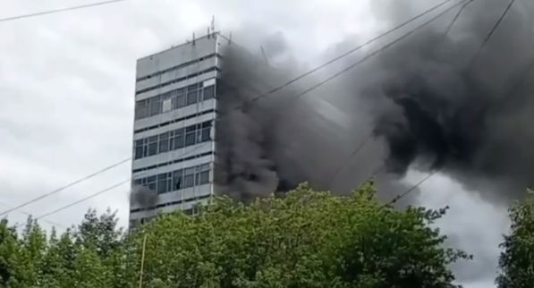 МЧС: крупному пожару в НИИ во Фрязине присвоили третий ранг