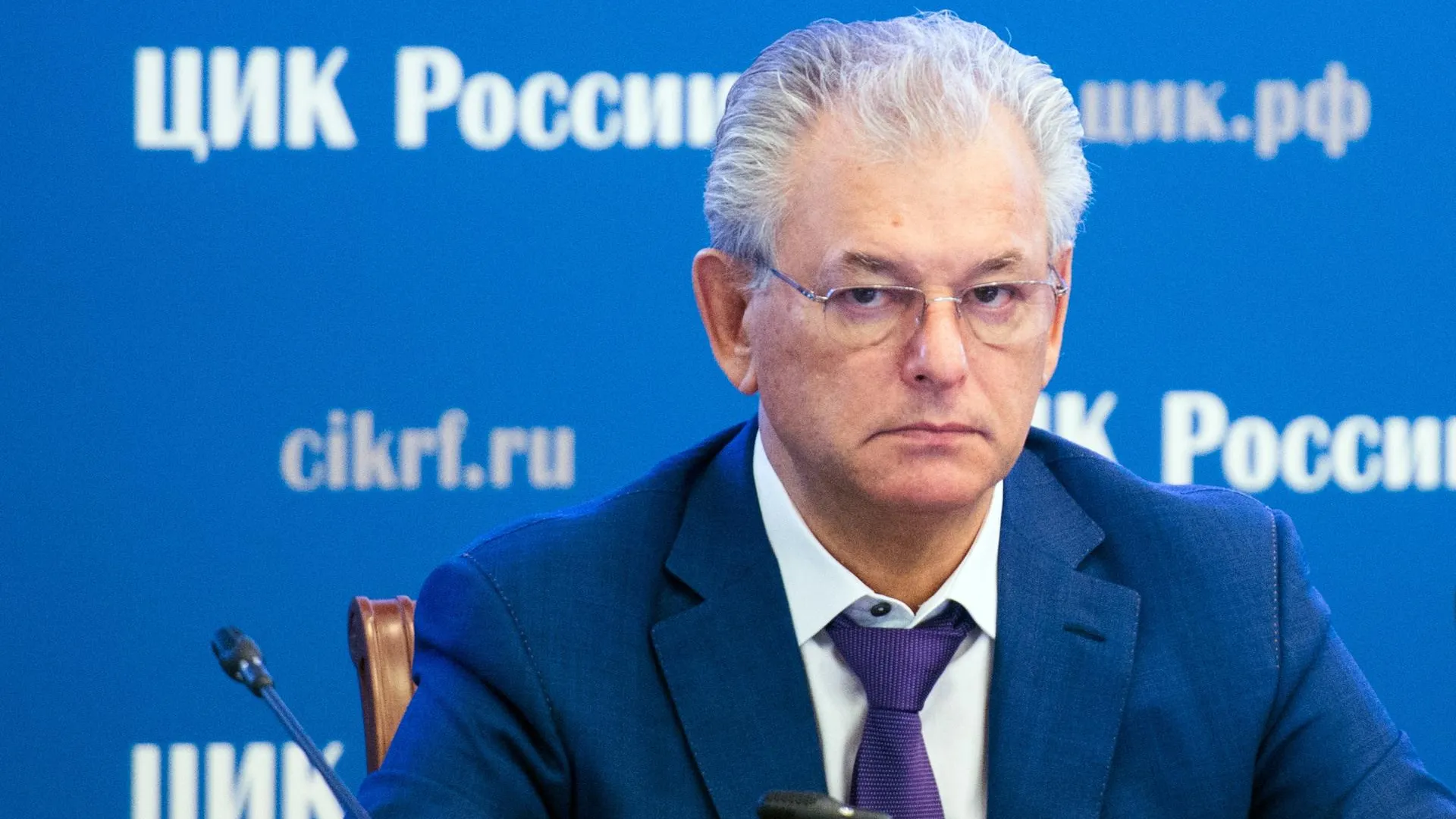 Зампред ЦИК Булаев призвал усилить охрану урн из‑за порчи бюллетеней чернилами