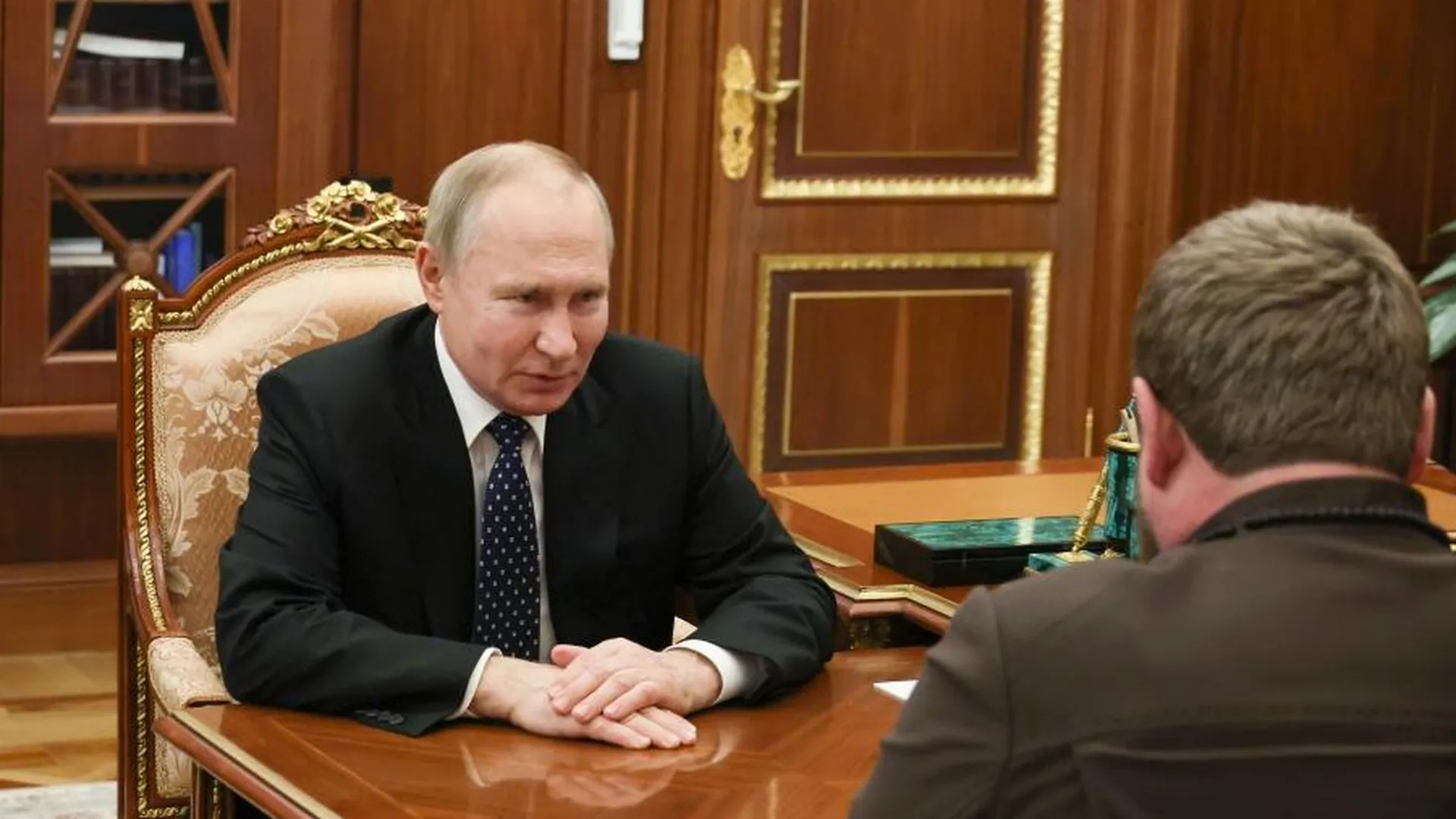 Владимир Путин наградил Рамзана Кадырова орденом «За заслуги перед Отечеством»