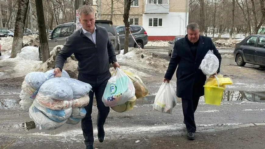 Депутат Мособлдумы Дениско оказал гуманитарную помощь семье из ЛНР в Люберцах