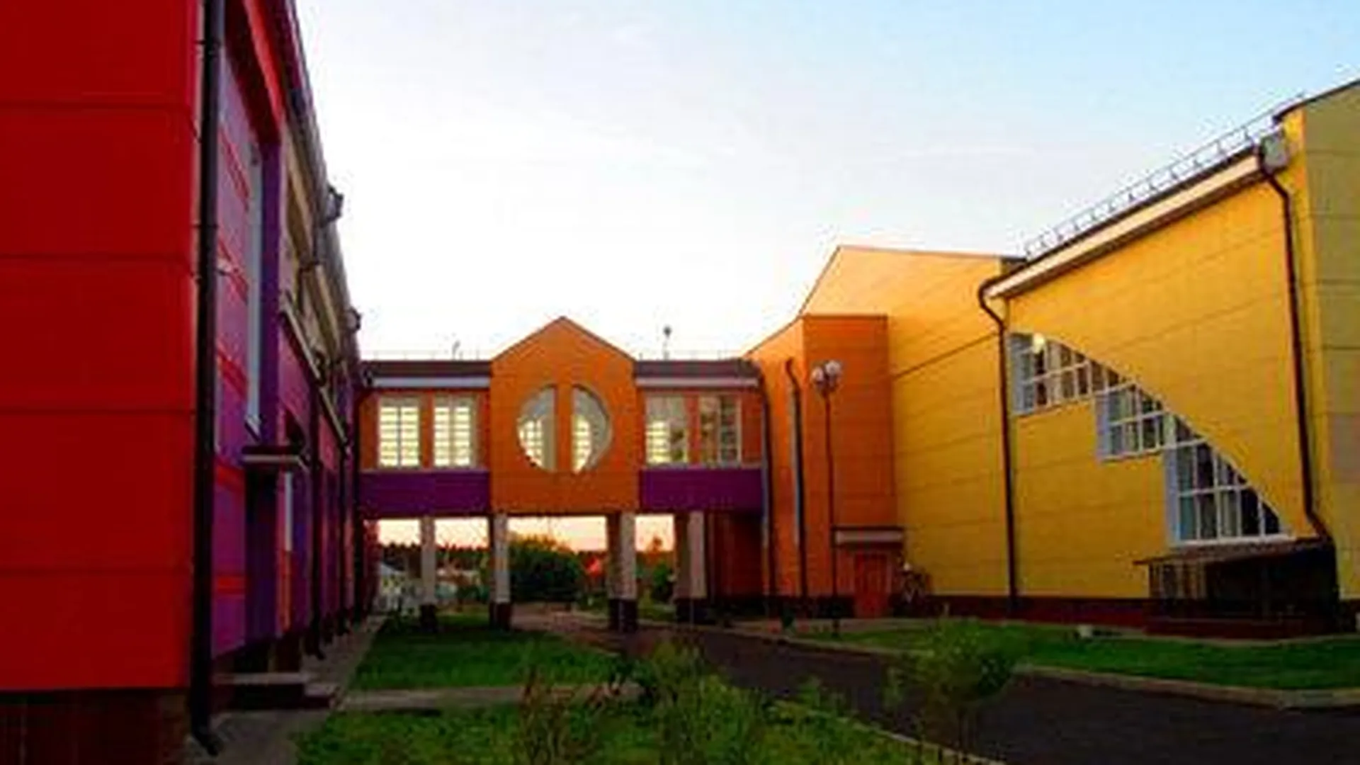 Школа с плавательным бассейном открылась в Наро-Фоминском районе
