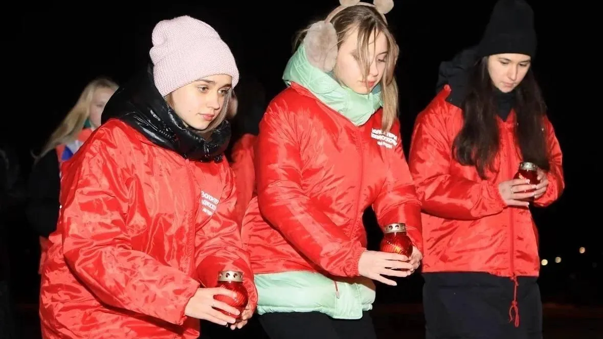 Волонтеры Королева почтили память неизвестных героев