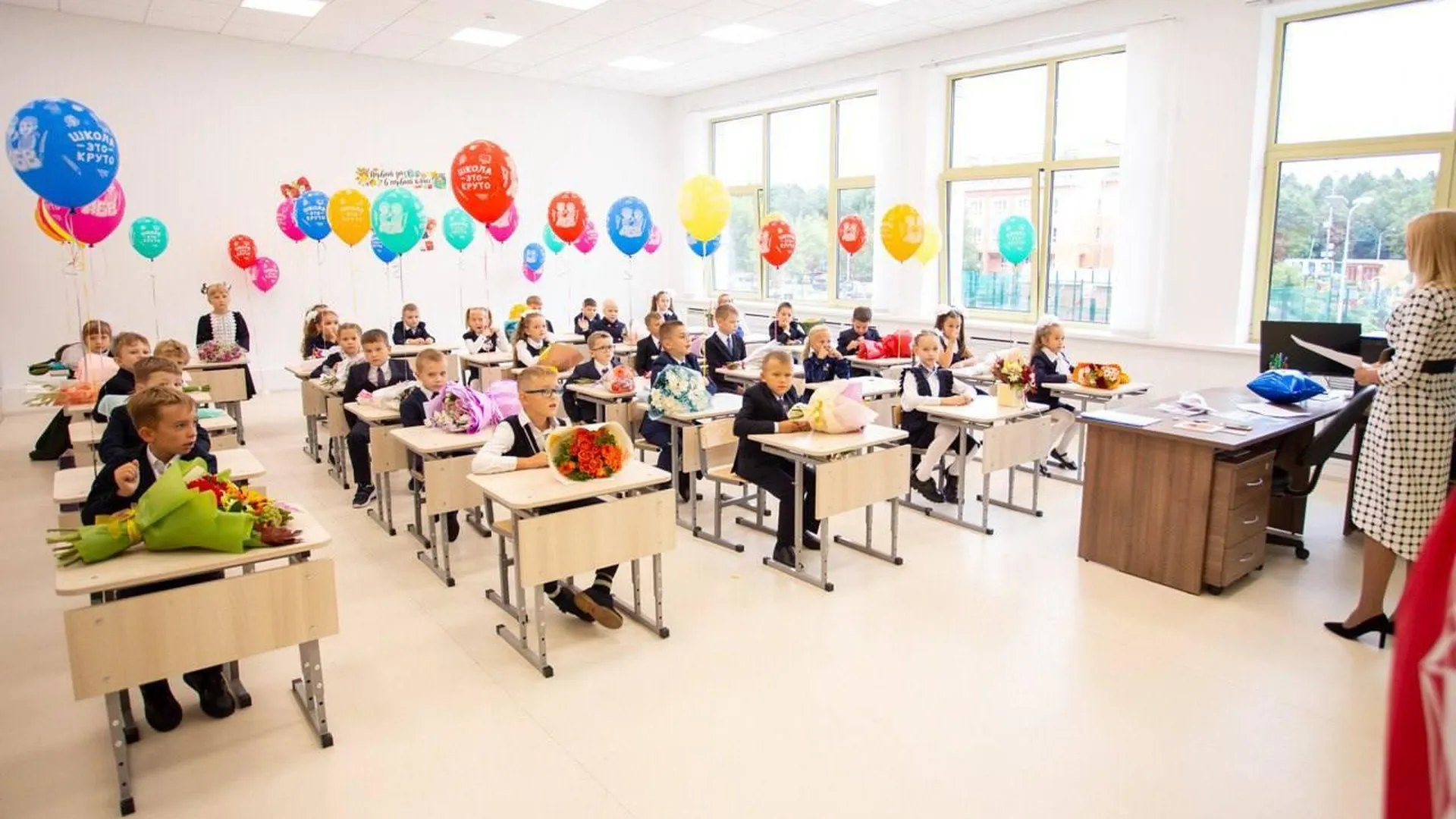 В школах Подольска на День знаний мороженое раздали 20 тыс ученикам