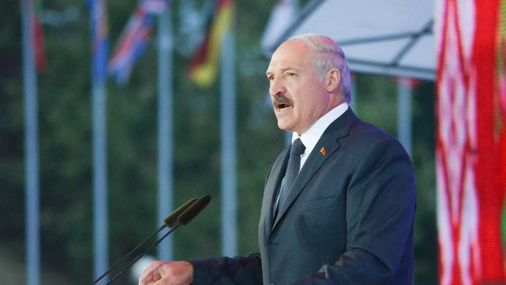 Лукашенко заявил, что Запад хочет отправить войска в Белоруссию