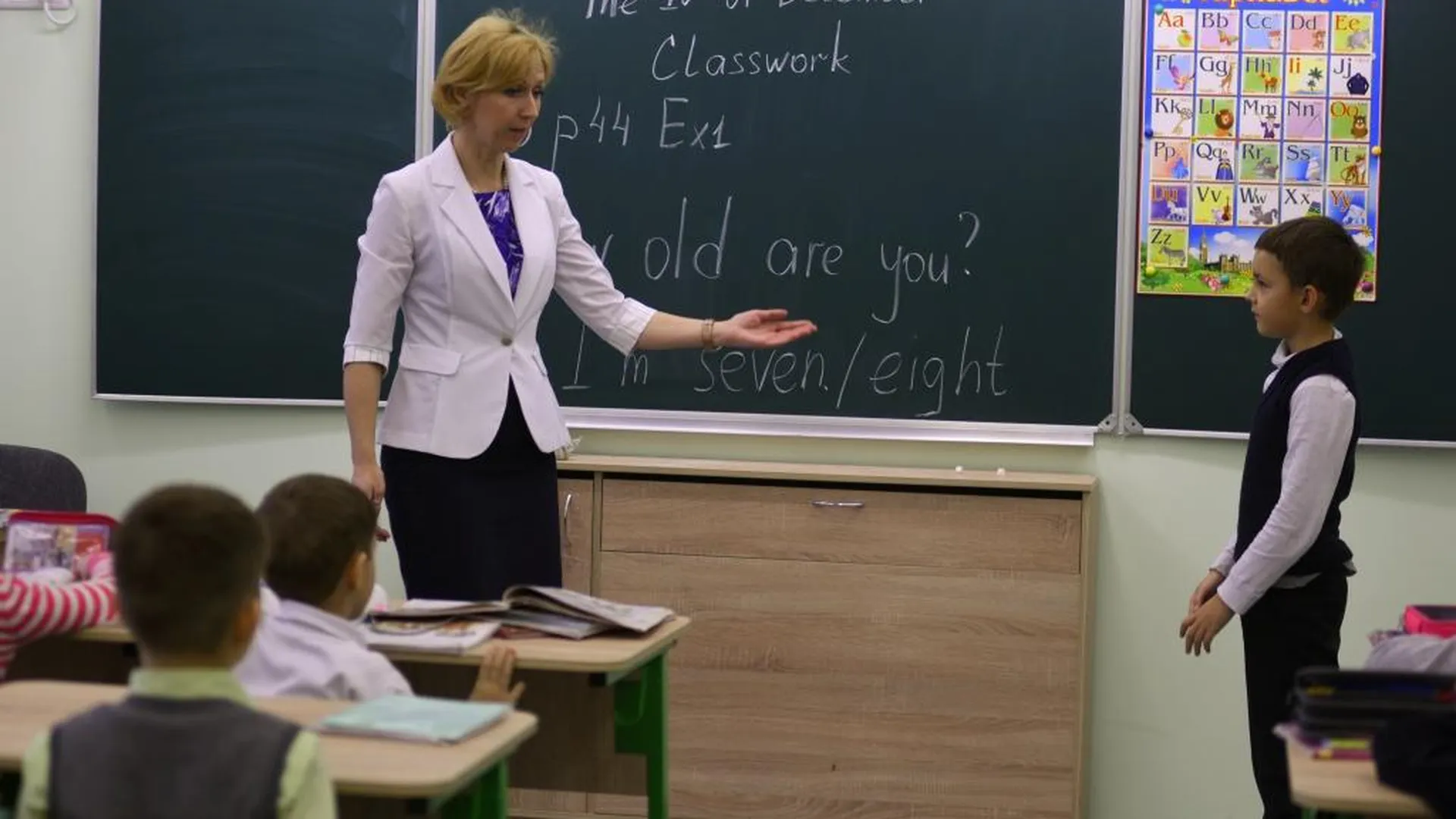 МЧС Москвы опровергло информацию об эвакуации в школе из-за задымления