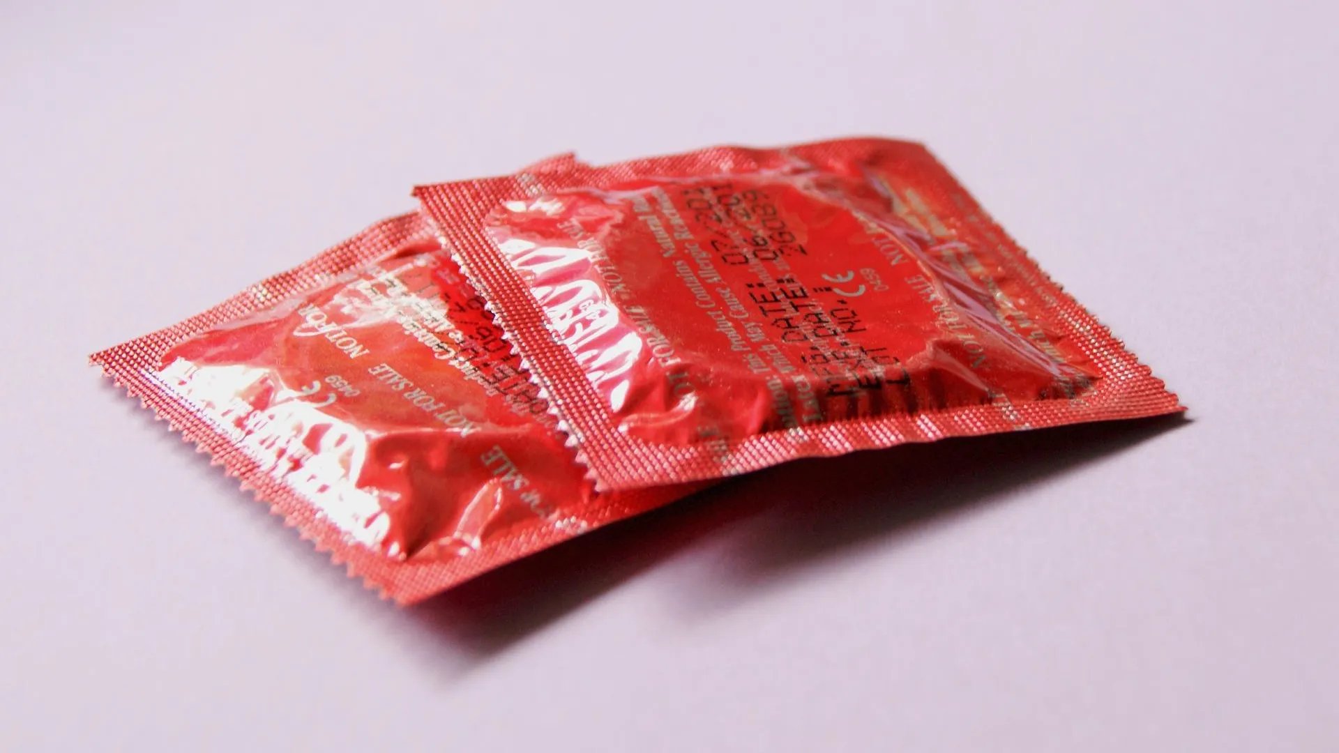 Минпромторг предложил провести эксперимент по маркировке презервативов
