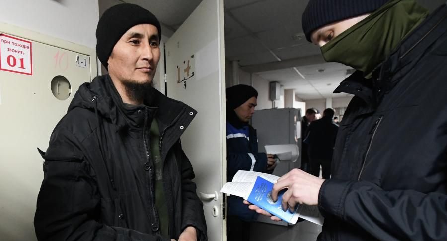 Порядка 40 тыс мигрантов выдворили из России за полгода