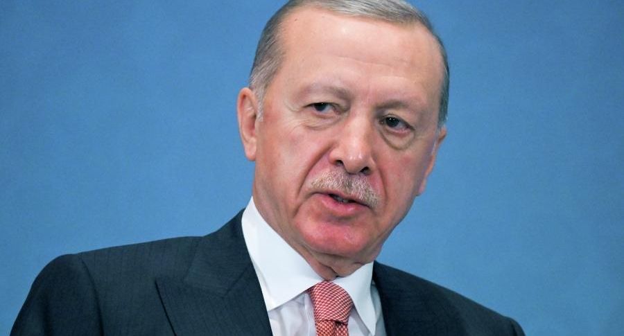 Президент Турции Эрдоган ударил по лицу ребенка, не поцеловавшего его руку