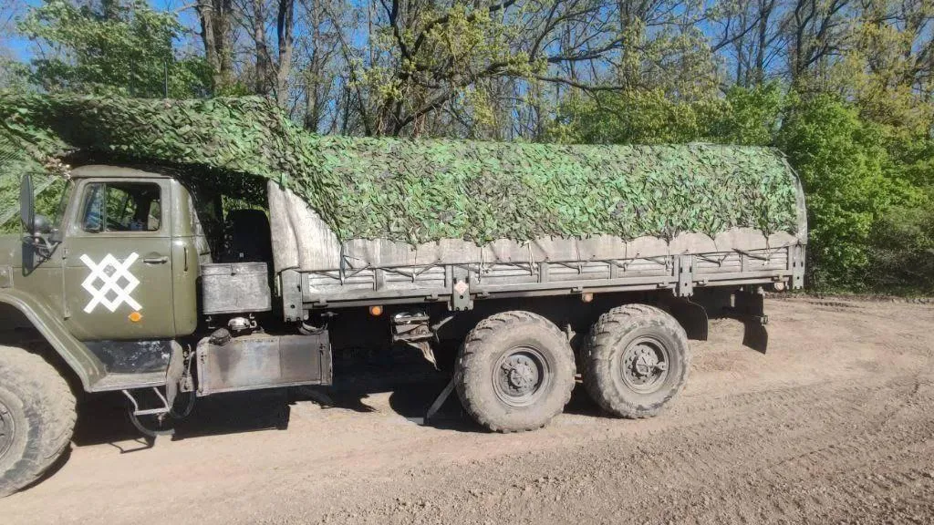 Российская военная техника под Харьковом получила всепоражающую «руну Гунгнира»