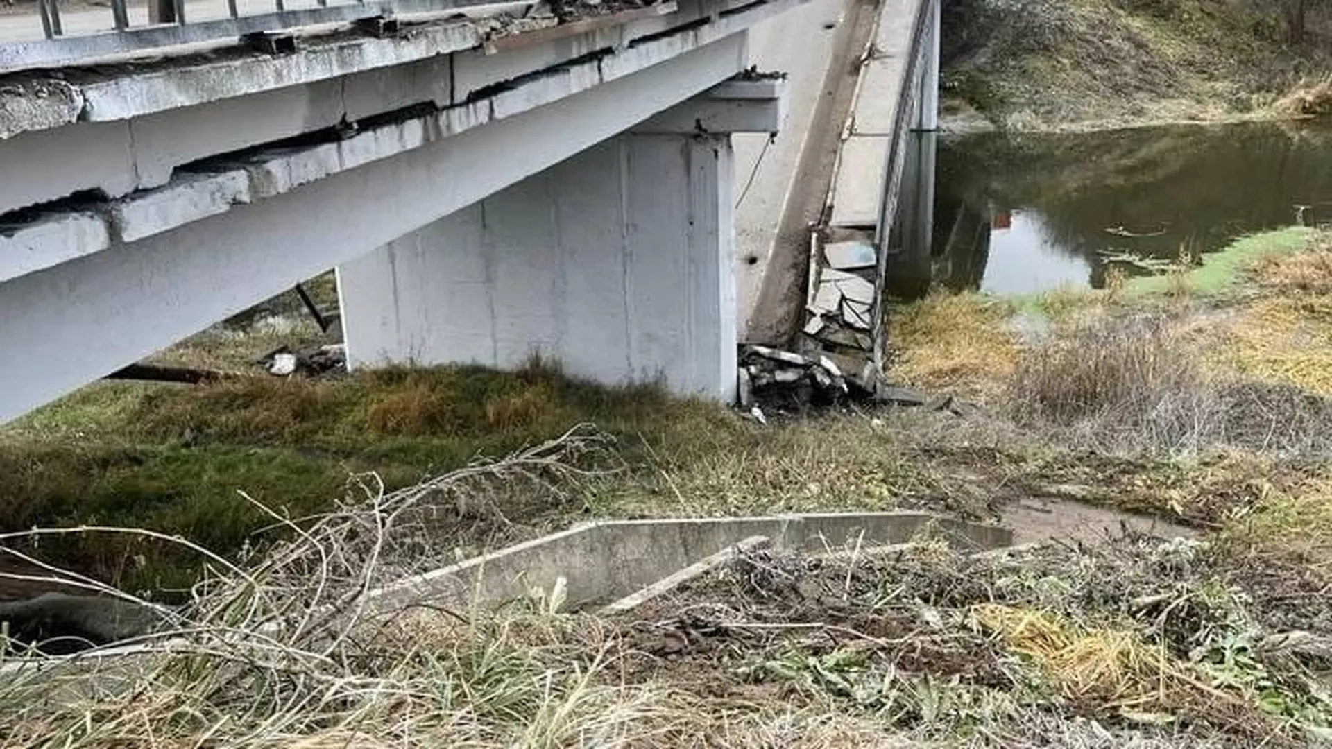 Движение в районе обрушения моста в Подольске временно закрыли
