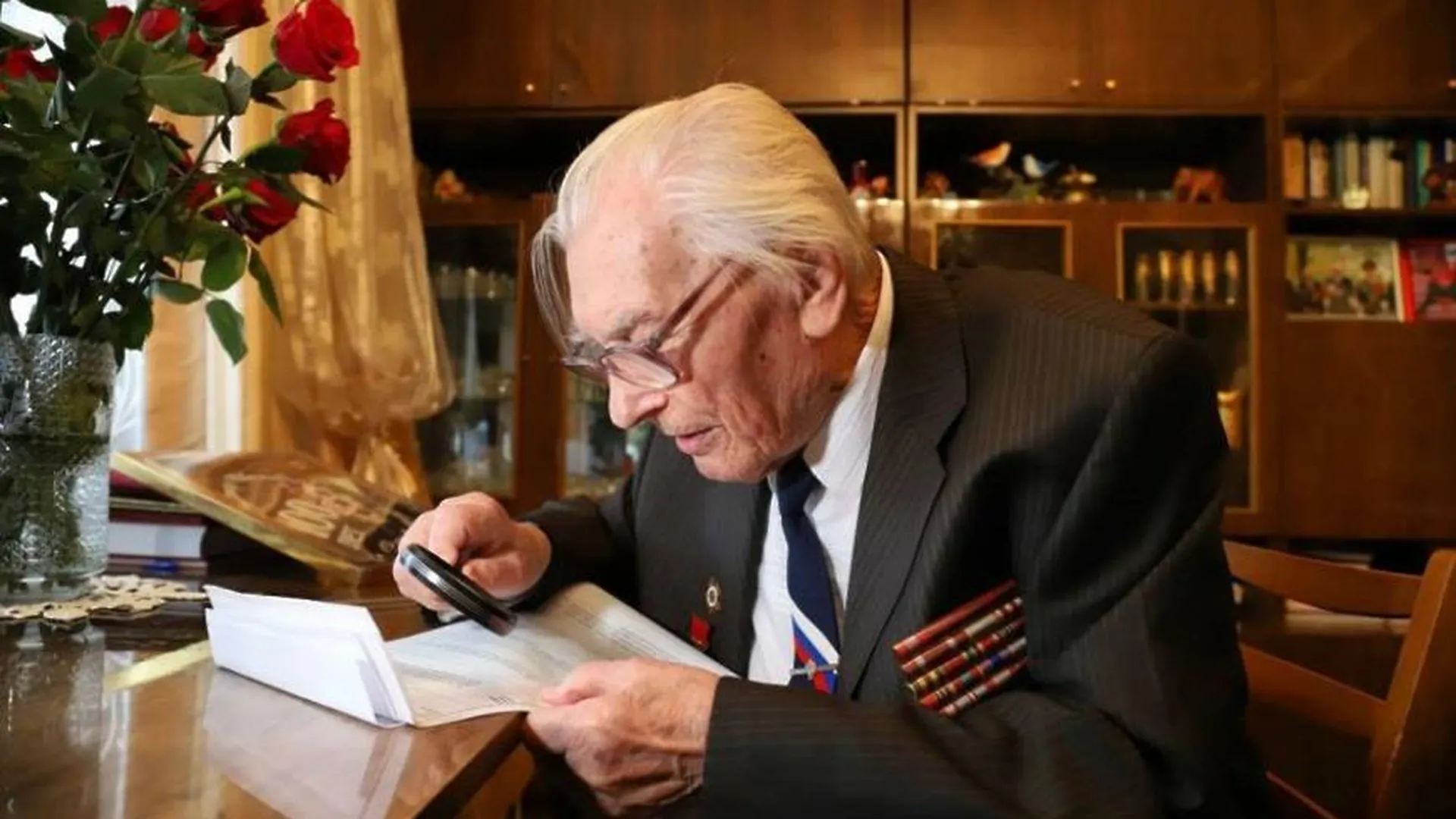 100‑летний ветеран ВОВ проголосовал на выборах в Красногорске