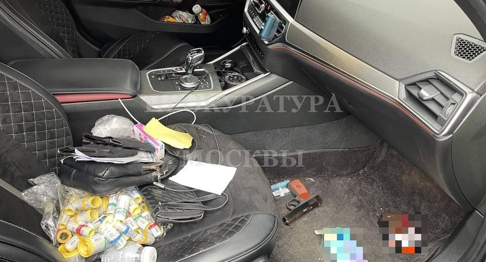 В Москве в брошенном BMW убийцы байкера нашли пистолет Макарова и нож