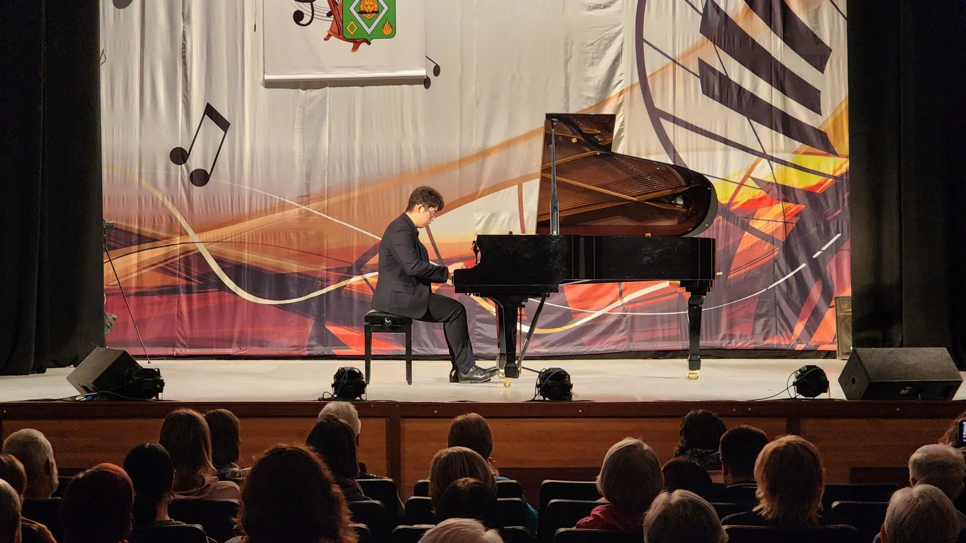 Китайский пианист сыграл фортепианный концерт в Подмосковье