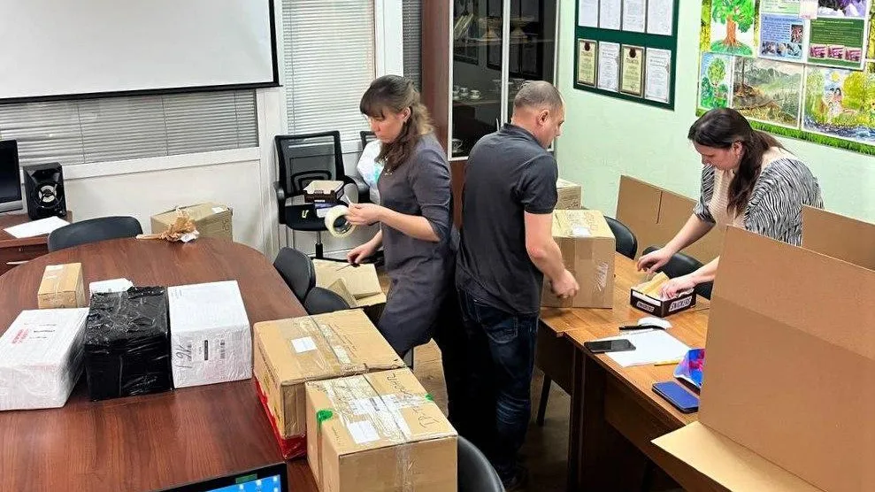 Сотрудники лесной охраны Подмосковья передали посылки в зону СВО