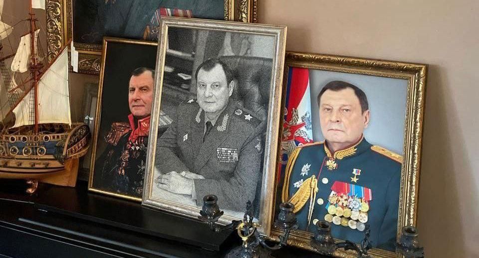 Mash: у генерала Булгакова нашли классические полотна с коллегами по Минобороны