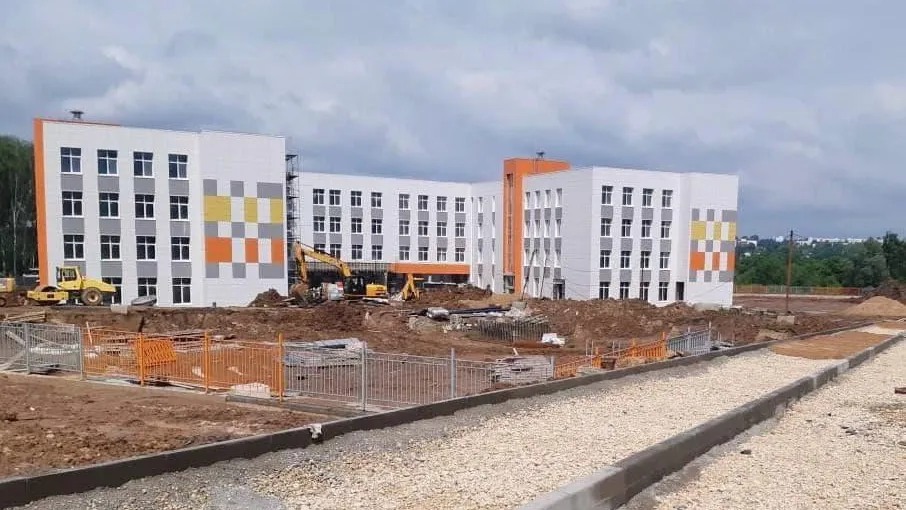 Строительство 6 новых школ в Подмосковье находится на финальном этапе