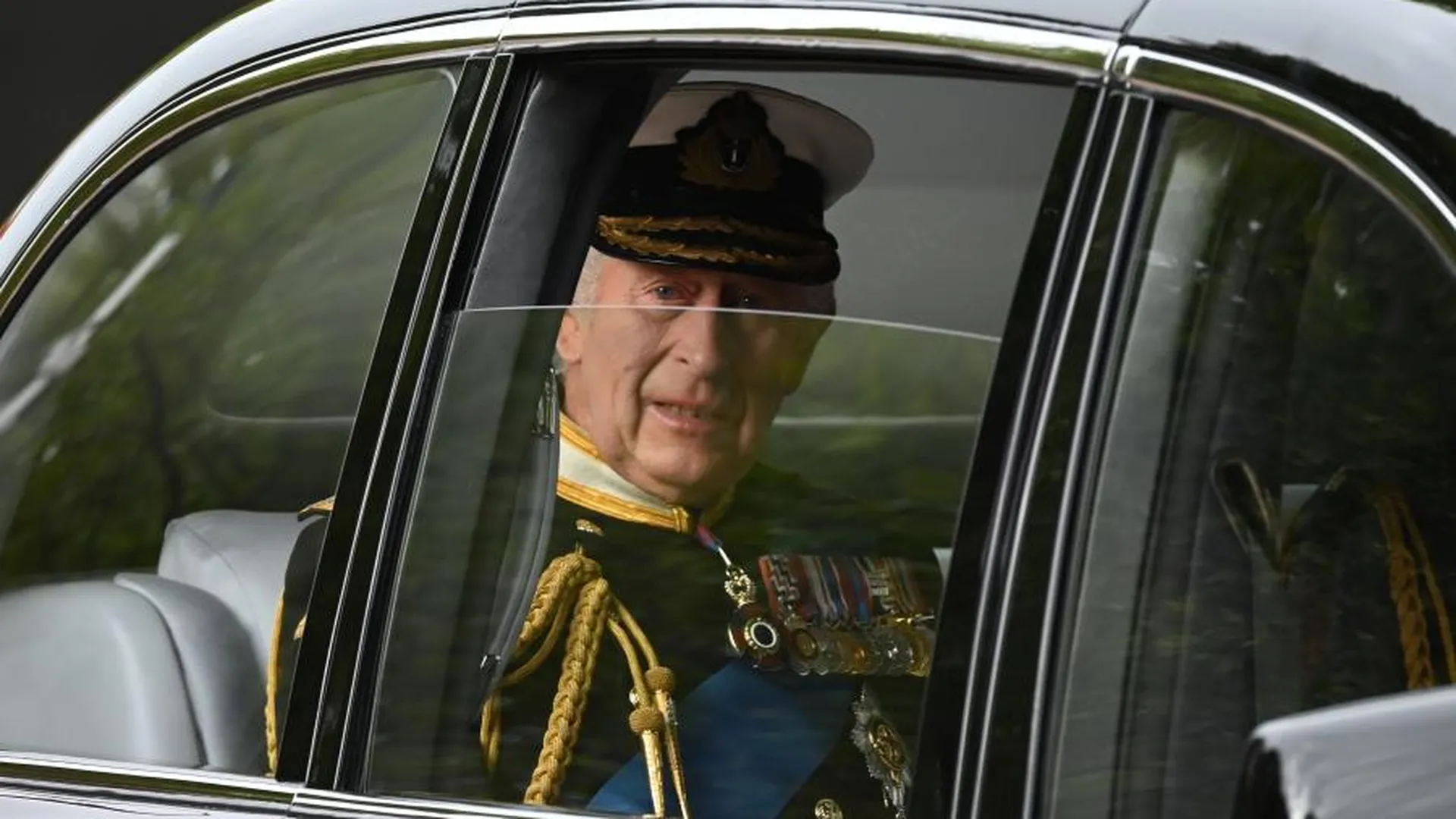 Daily Express: власти Британии начали подготовку к смерти короля Карла III