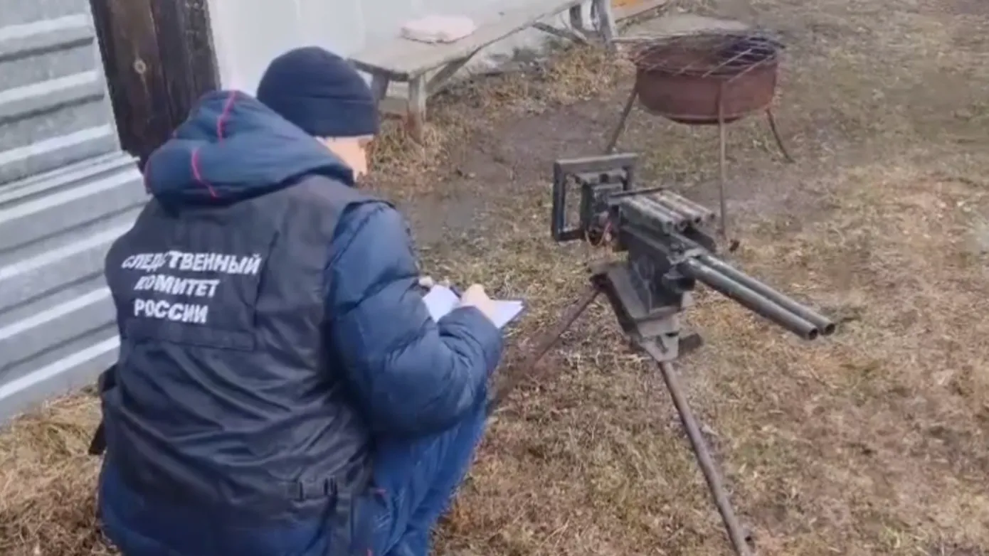 Мужчина обстрелял соседа из самодельной пулеметной турели в Алтайском крае