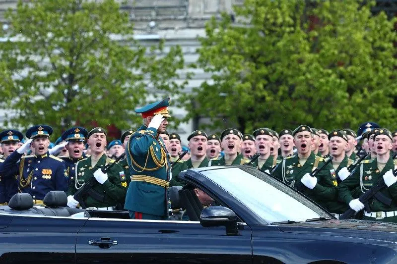 Министр обороны РФ Сергей Шойгу на военном параде в Москве в честь 79-летия Победы в Великой Отечественной войне.