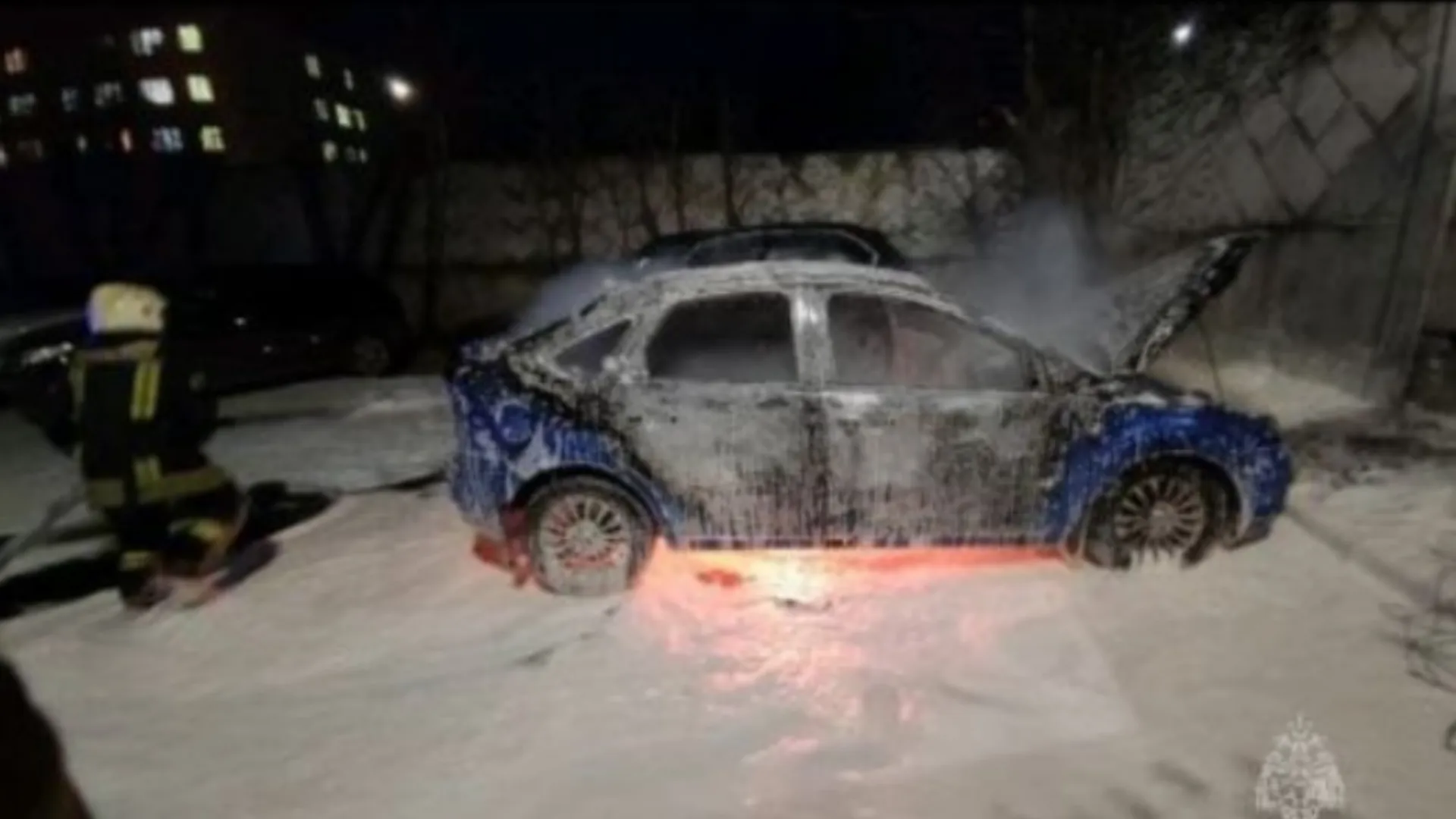 В Нижнем Новгороде две машины сгорели из-за короткого замыкания