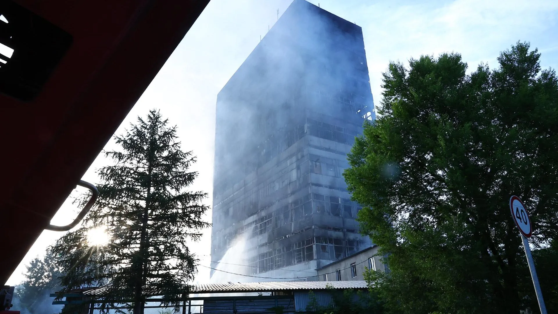 Замдиректора компании, управляющей сгоревшим зданием во Фрязине, отправили в СИЗО