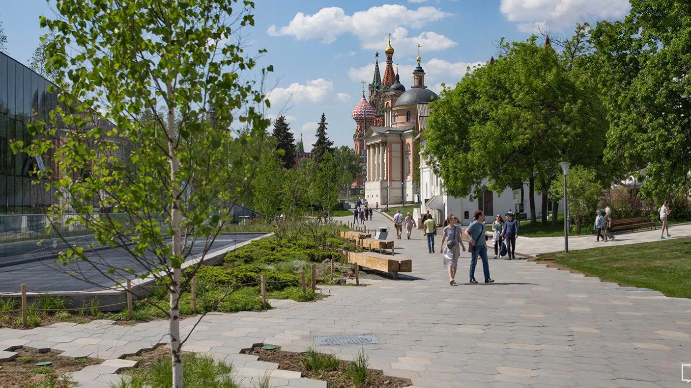Московский парк «Зарядье» открылся для посещения после проверки