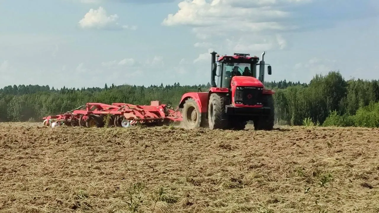 Трактор с системой автономного вождения презентовали в Подмосковье