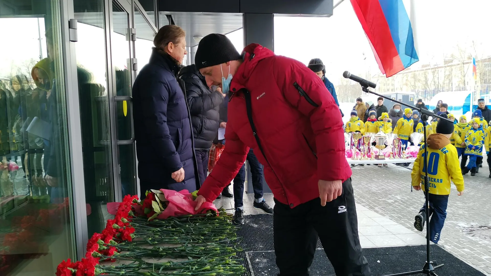 Две мемориальные доски тренерам по хоккею с мячом открыли в Королеве