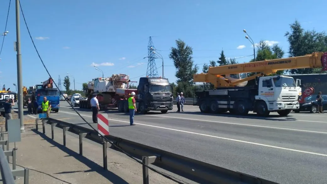 Крупные пробки образовались на Ярославском шоссе в Подмосковье из‑за обрушения моста