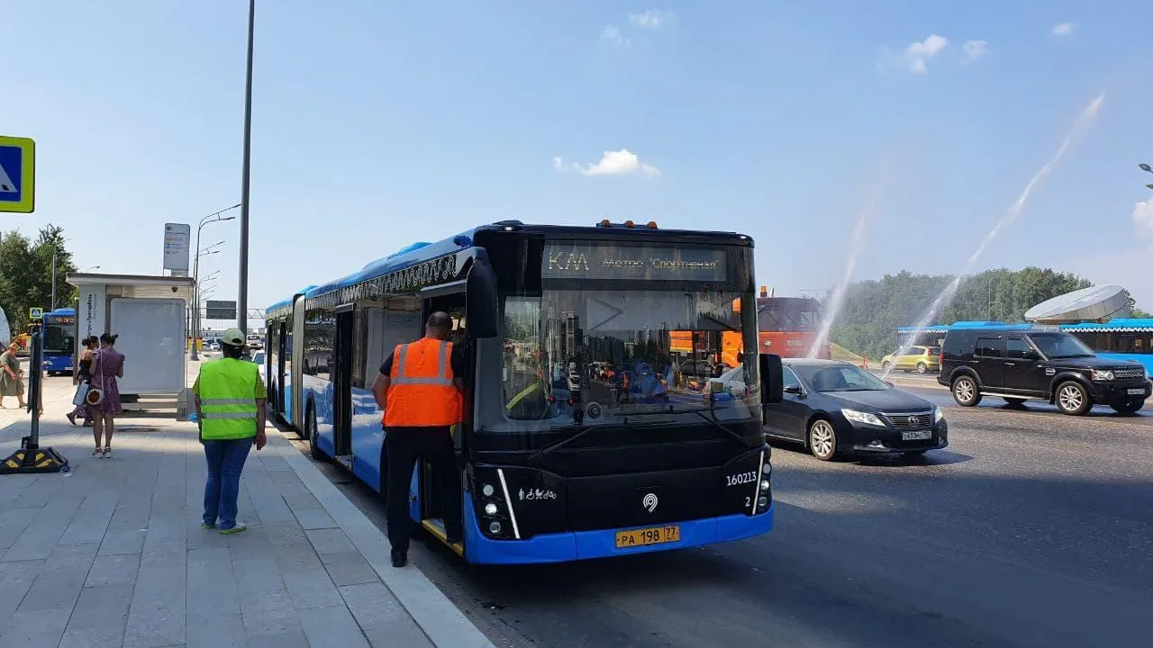 180 автобусов КМ продолжат работать после открытия участка «красной» ветки  метро | РИАМО