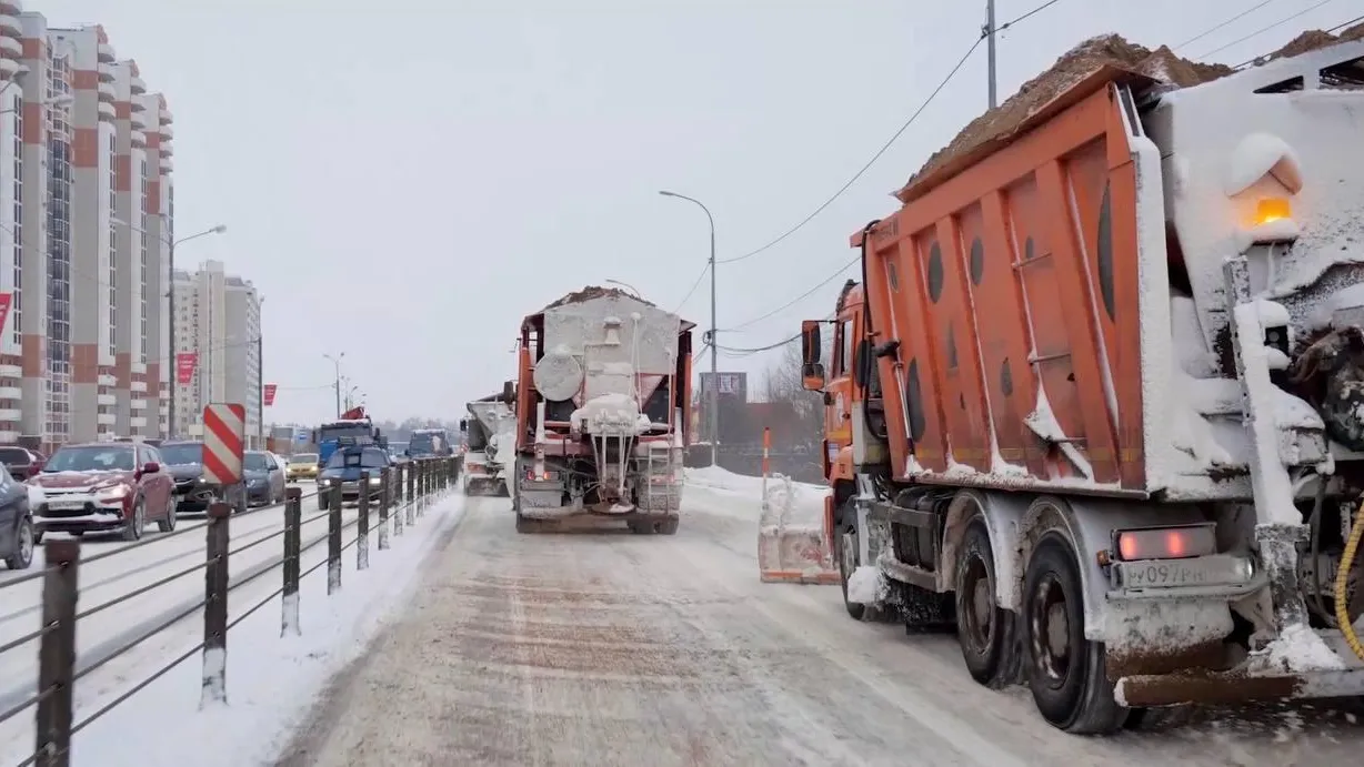 В Подмосковье ежедневно проводится противогололедная обработка дорог