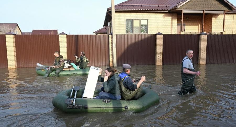 МЧС РФ: спасатели следят за обстановкой с паводками в Бурятии с беспилотников