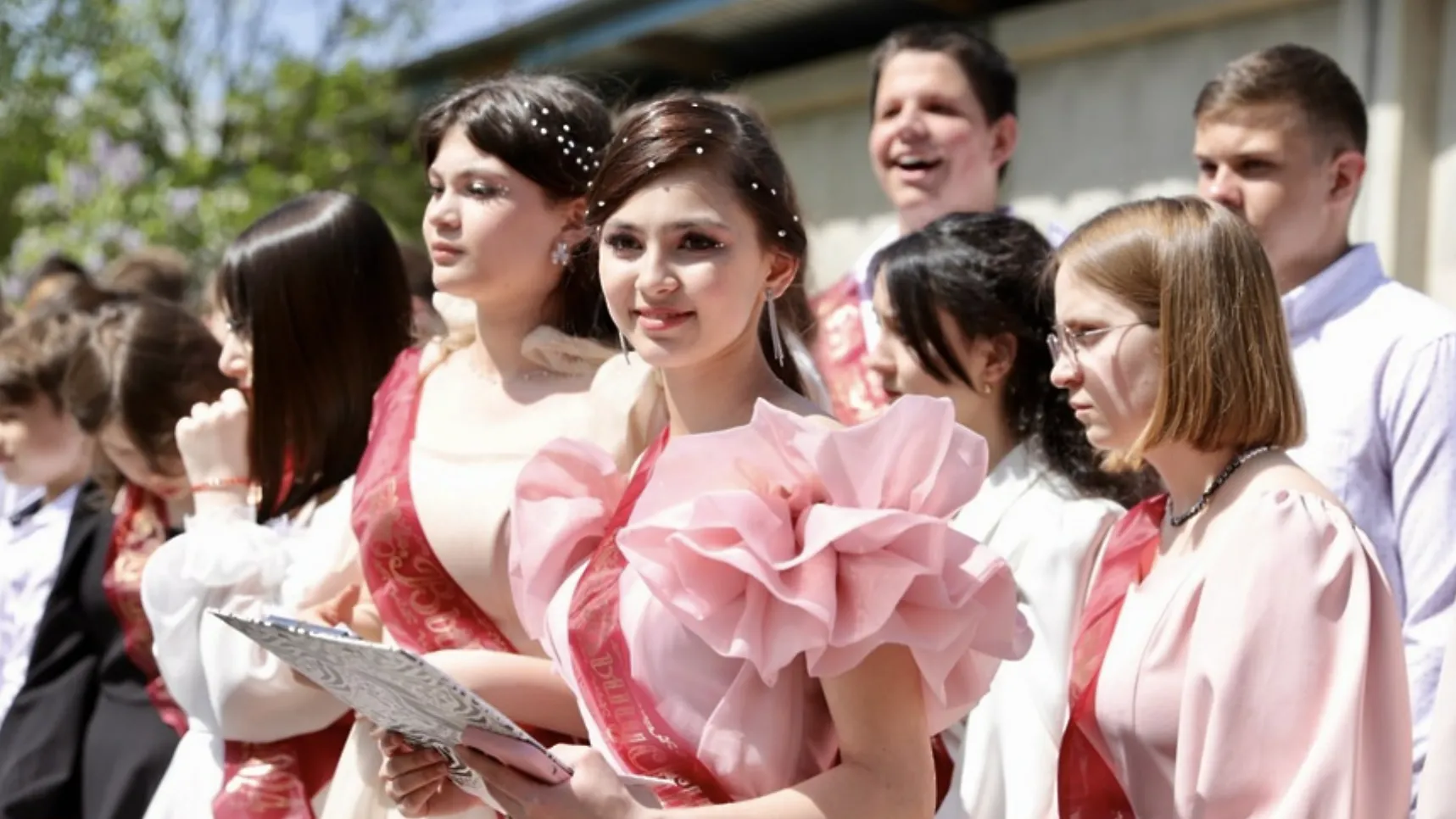 Для почти 1,2 тыс школьников Солнечногорска прозвенел последний звонок