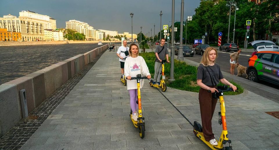 В Москве стартовали работы по обновлению швов гранитной облицовки набережных