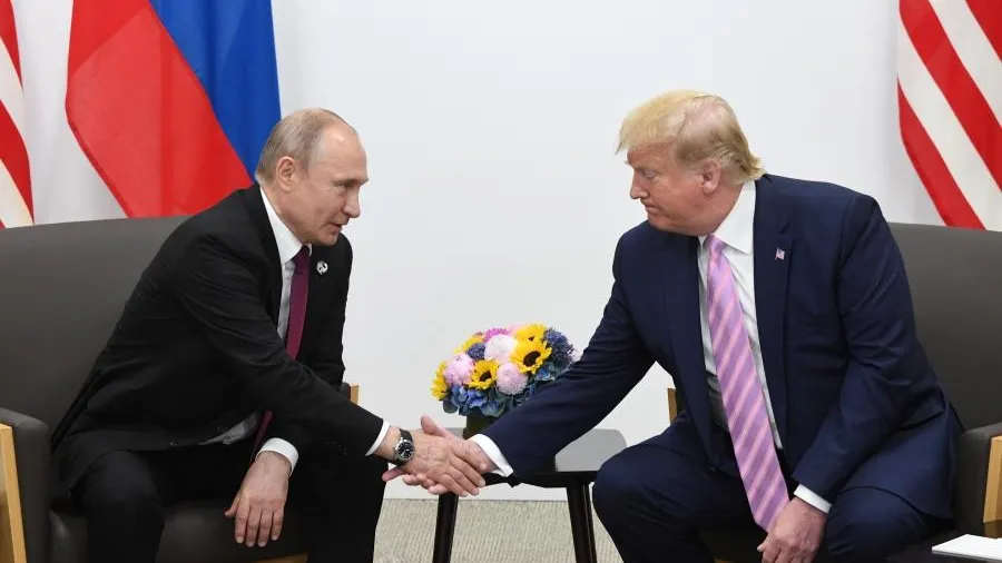 Кремль подтвердил переговоры Путина и Трампа 18 марта