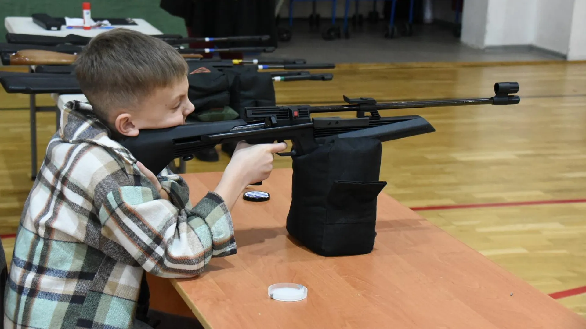 Более 40 детей из Климовска приняли участие во всероссийских состязаниях «Юный снайпер»