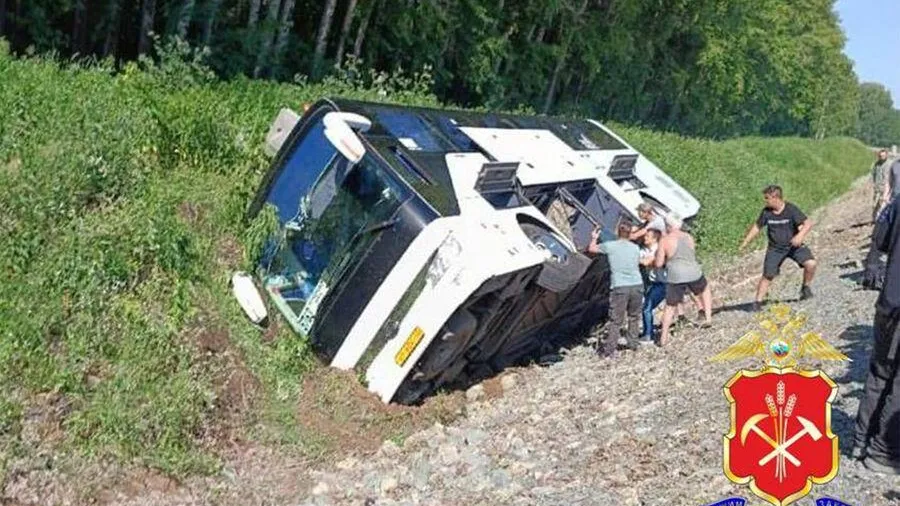 Пассажиры рухнувшего в Кузбассе автобуса не согласились с МВД по причинам аварии