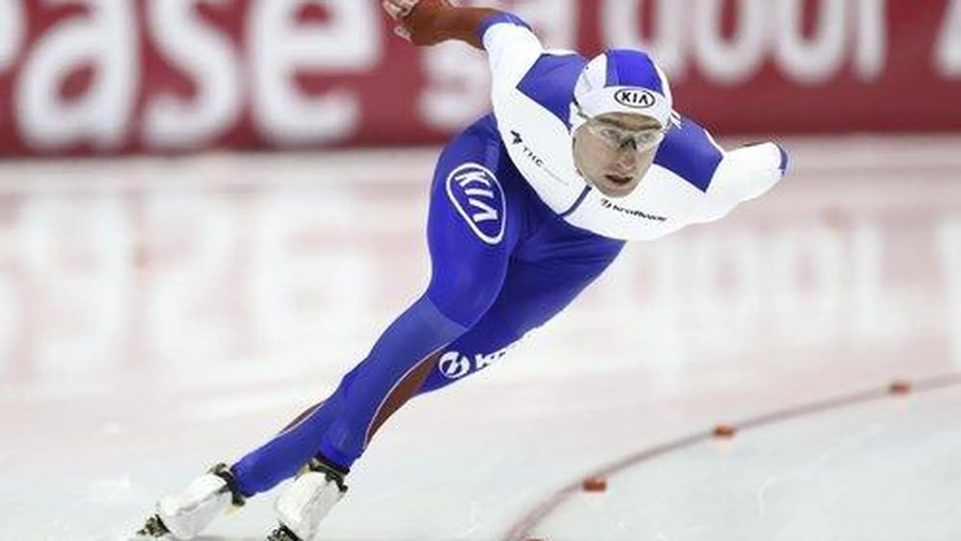 Конькобежец Кулижников стал первым на дистанции в 500 м на соревнованиях в Коломне